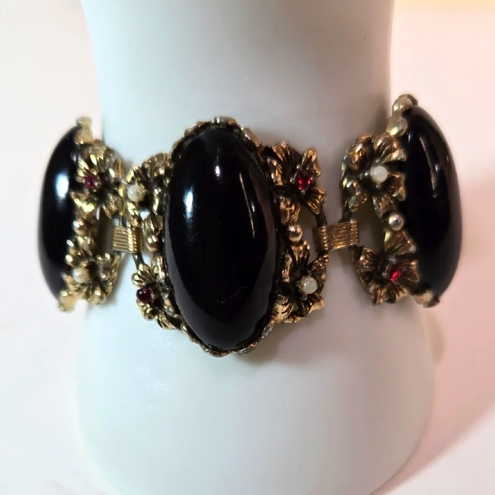 Selro Selini Style Cabochon Goldtone Bracelet Pearls Red Rhinestones 1950's